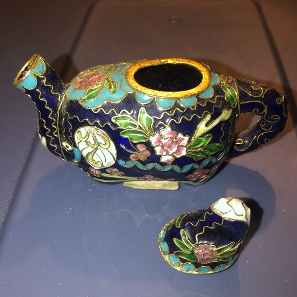 Porcelain small Knick knack Teapot - Picture 2 of 5